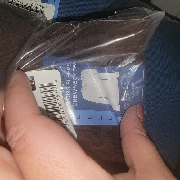 Bundle of 2 long sleeve crew neck shirts - Picture 5 of 5